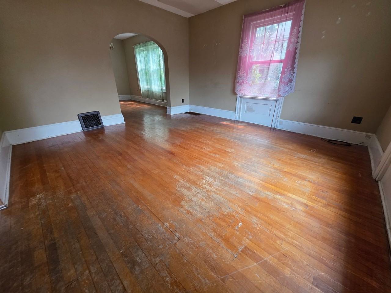 434 Niagara St - Photo 3 of 20