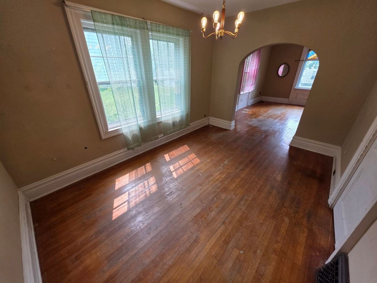 434 Niagara St - Photo 6 of 20