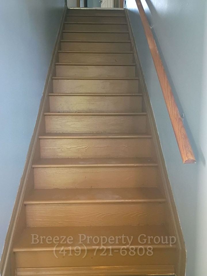 205 W Chalmers Ave - Photo 5 of 14