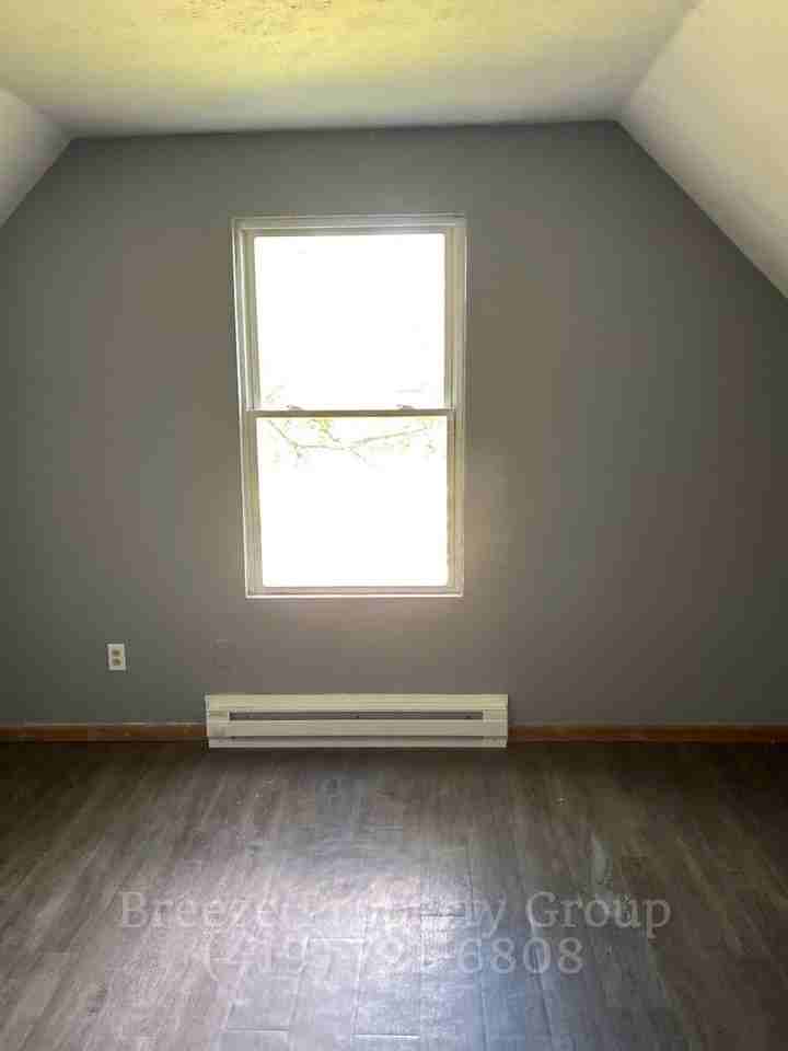 205 W Chalmers Ave - Photo 6 of 14