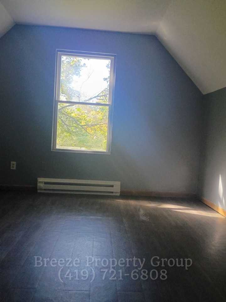 205 W Chalmers Ave - Photo 7 of 14