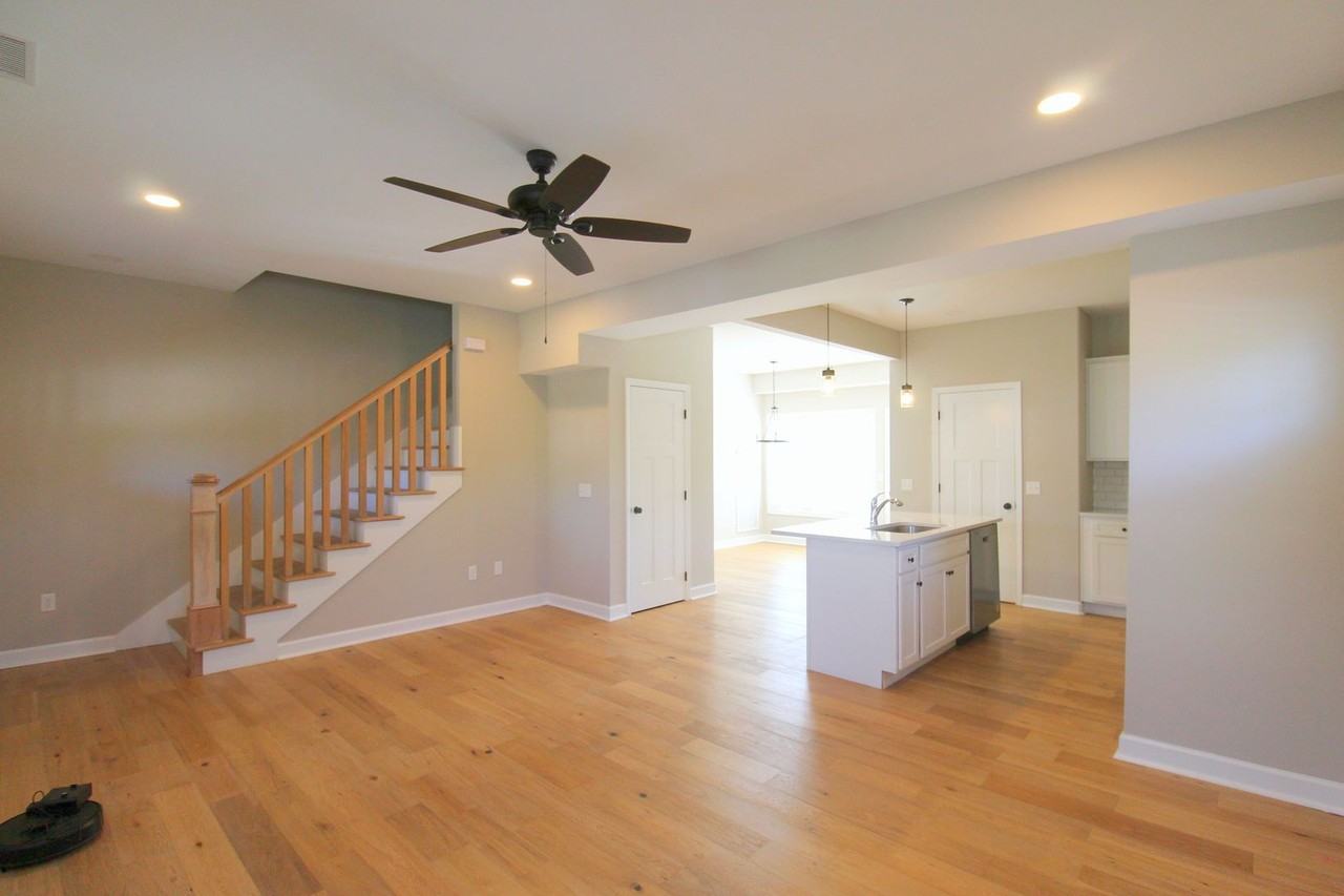 1412 Brook Hill Dr - Photo 3 of 31