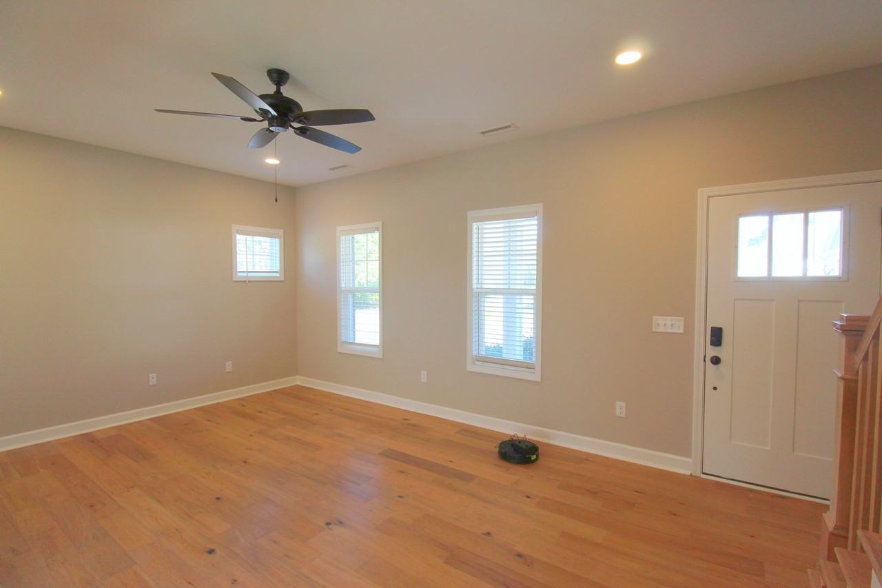 1412 Brook Hill Dr - Photo 4 of 31