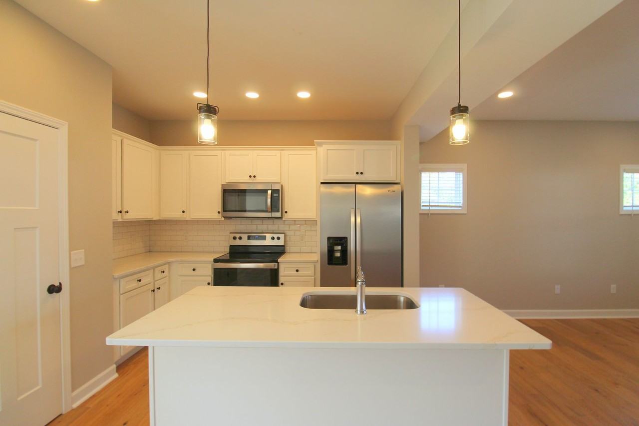 1412 Brook Hill Dr - Photo 6 of 31