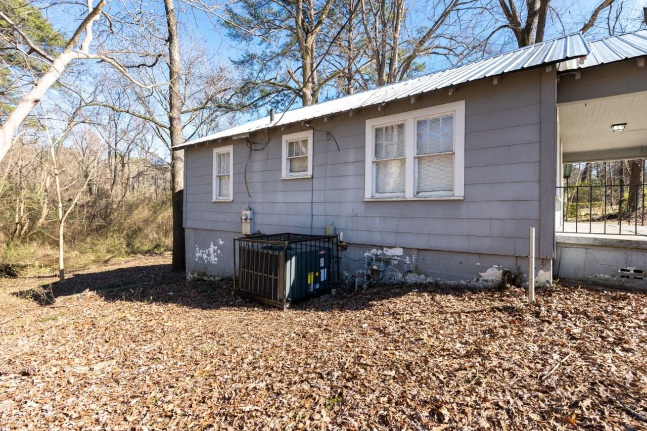 4108 Main St - Photo 3 of 17