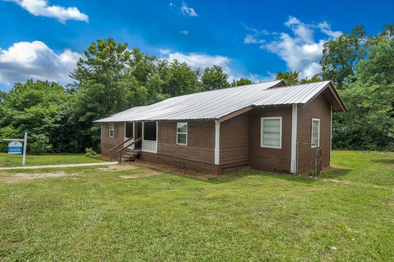 7441 Canada Ave - Photo 3 of 39