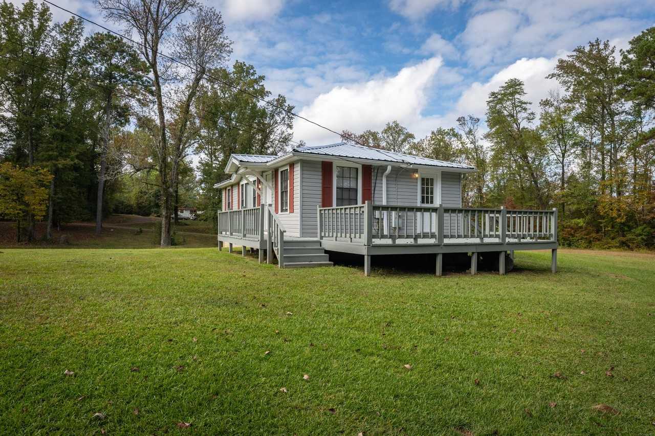 928 Garrett Cir - Photo 2 of 15