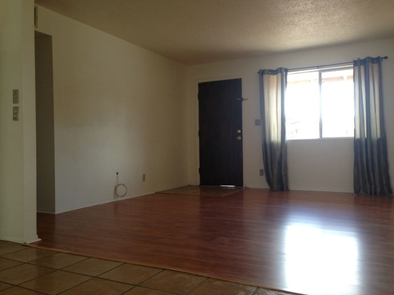1118 W 9th St - Photo 2 of 13