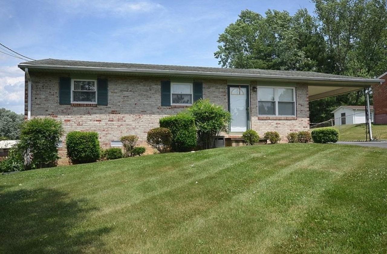 4012 Sanford Dr - Photo 2 of 9