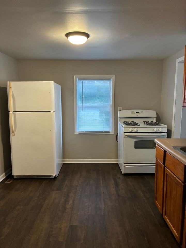 127 Washington St - Photo 4 of 17