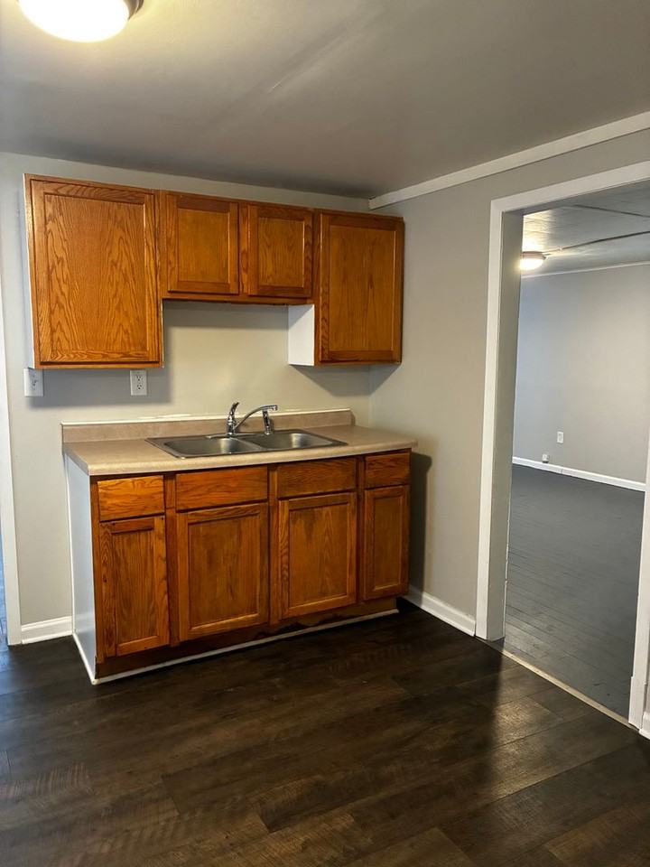127 Washington St - Photo 5 of 17