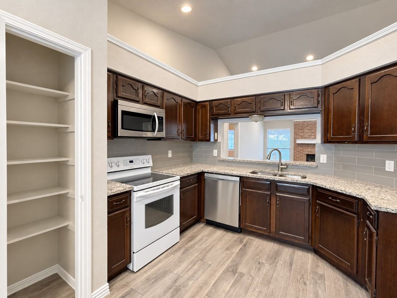 1038 Cedar Run Dr - Photo 5 of 24