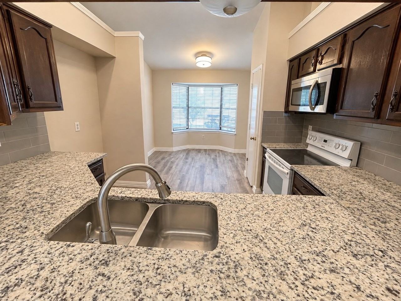 1038 Cedar Run Dr - Photo 6 of 24