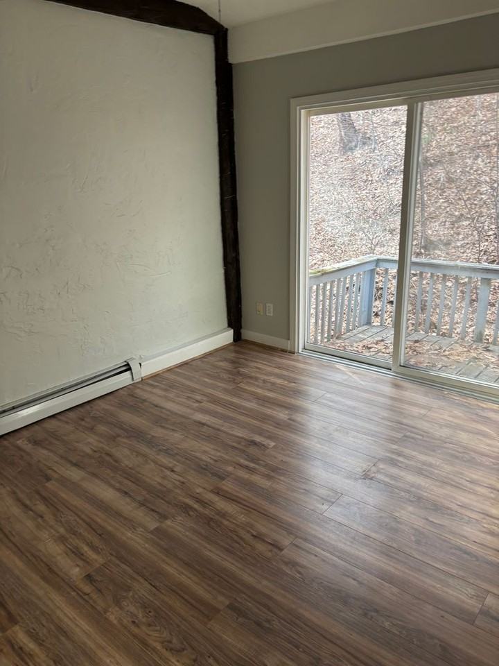 196 N Main St - Photo 3 of 6