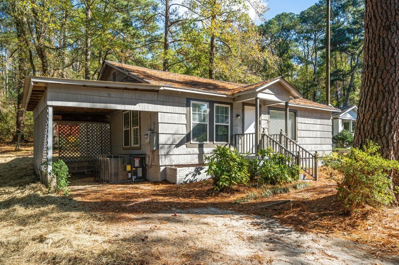 4208 Main St - Photo 2 of 19
