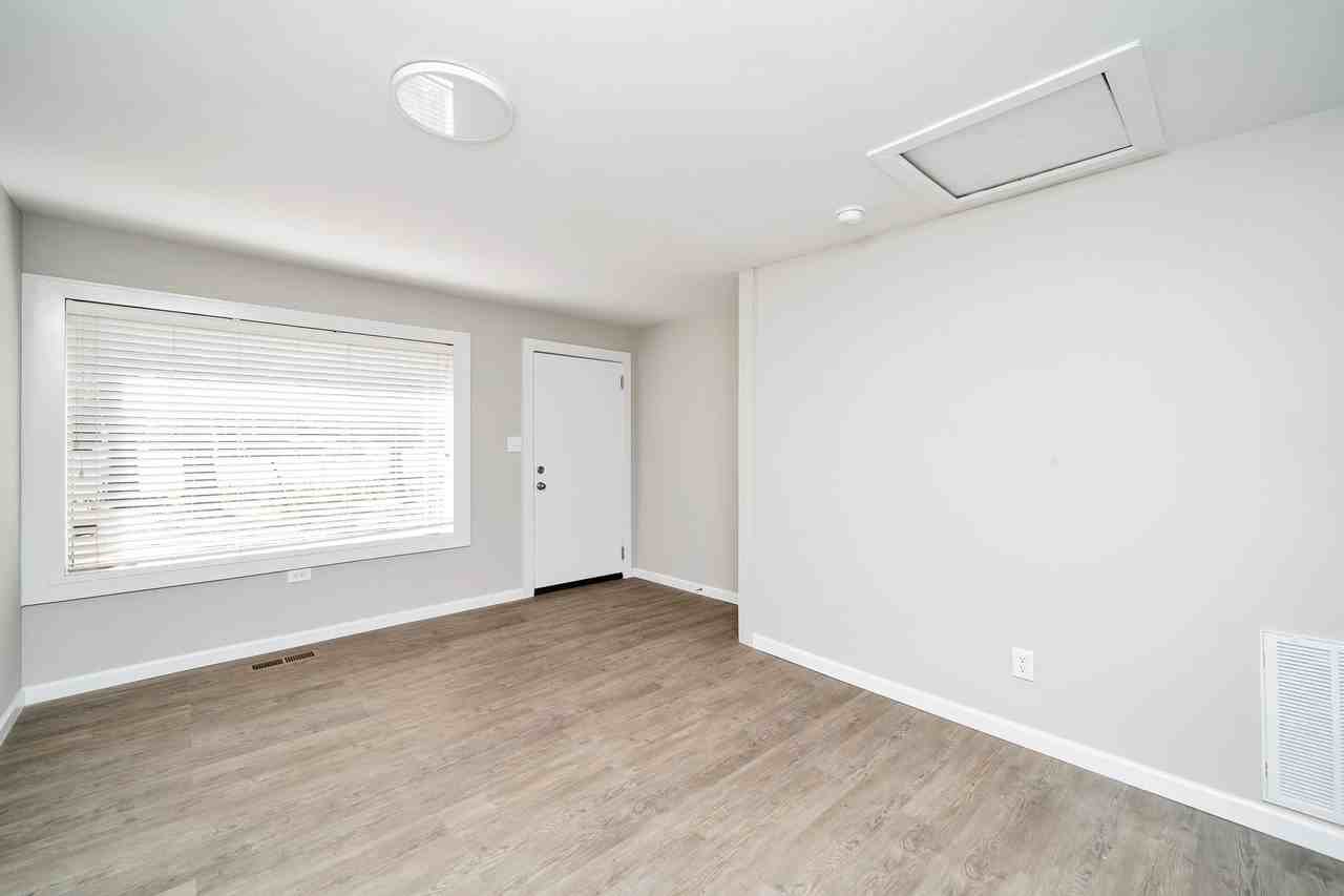 4208 Main St - Photo 7 of 19