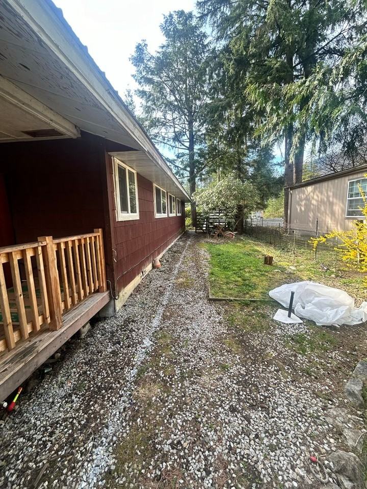 8385 Holly Ln - Photo 3 of 19