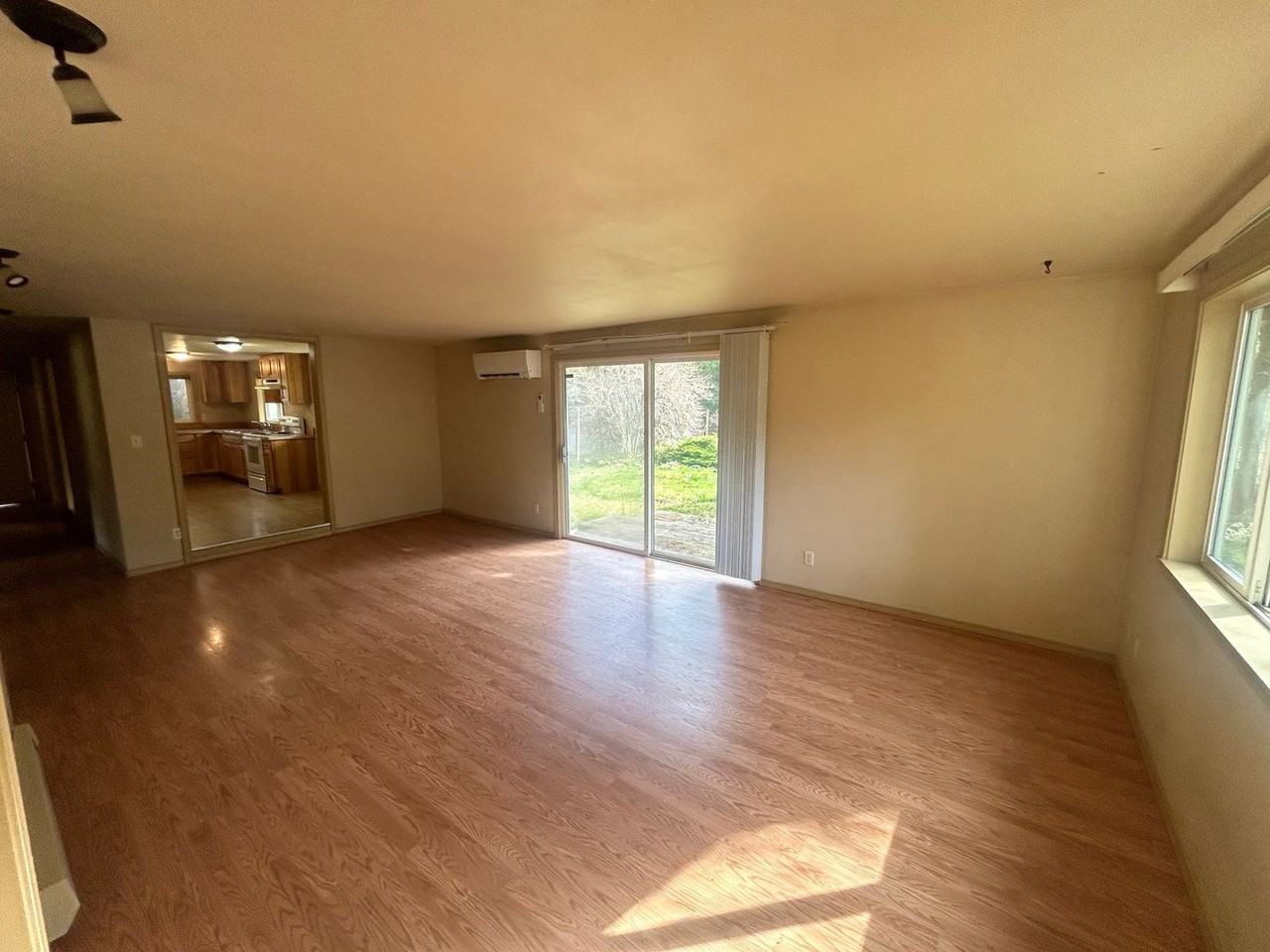 8385 Holly Ln - Photo 7 of 19
