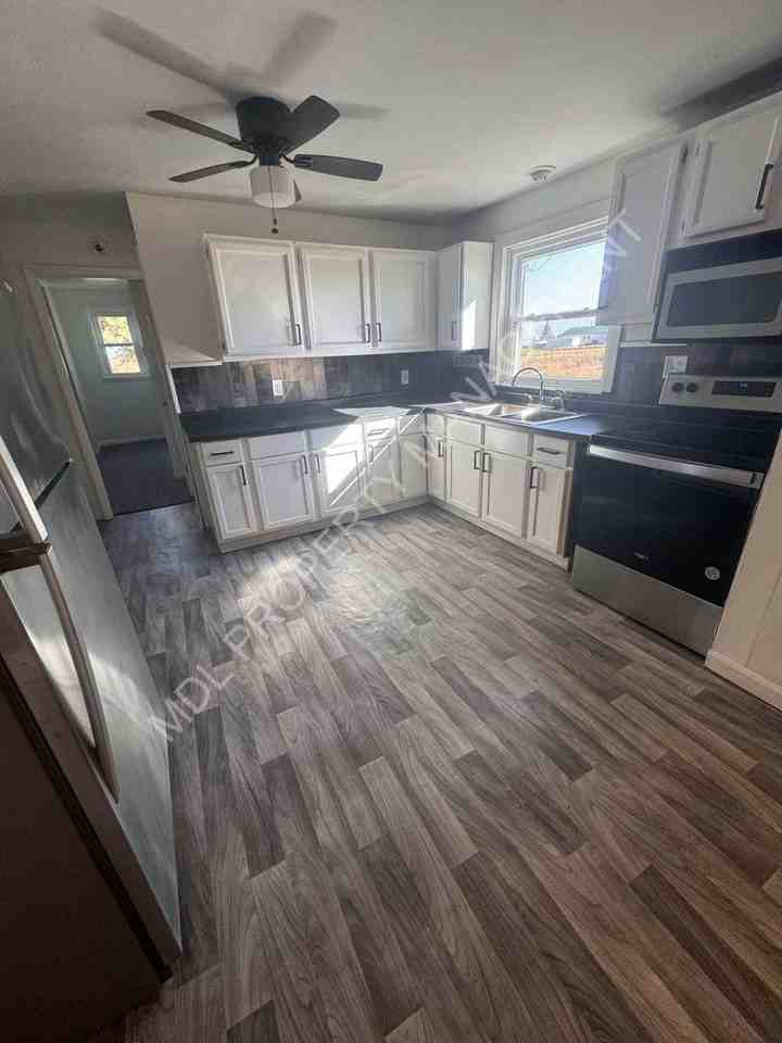 3688 Garfield Rd - Photo 2 of 11