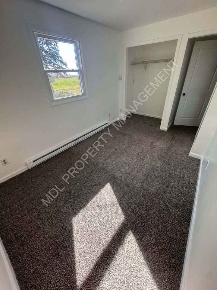 3688 Garfield Rd - Photo 5 of 11