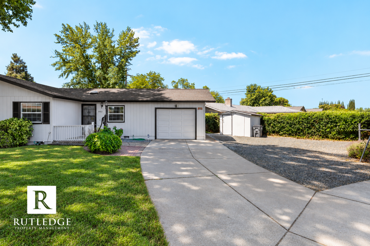7753 Gladstone Ave - Photo 3 of 21