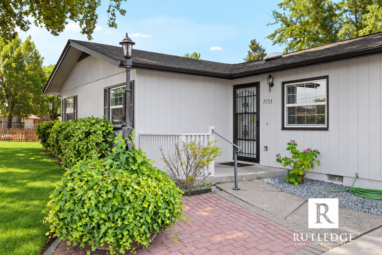7753 Gladstone Ave - Photo 4 of 21