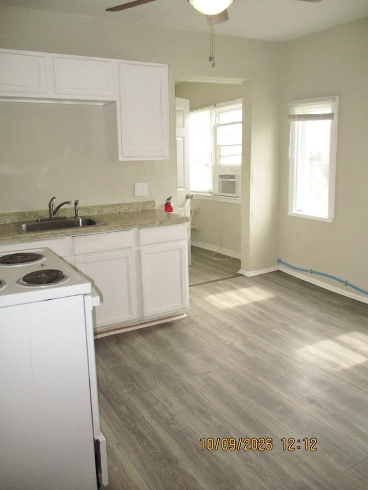 117 S Grandview Ave #3 - Photo 2 of 9