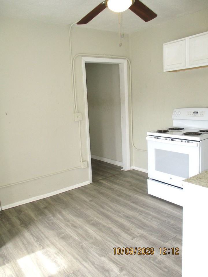 117 S Grandview Ave #3 - Photo 3 of 9