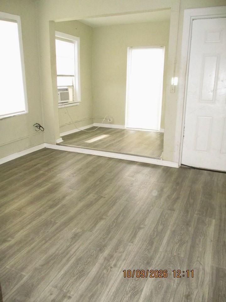117 S Grandview Ave #3 - Photo 4 of 9