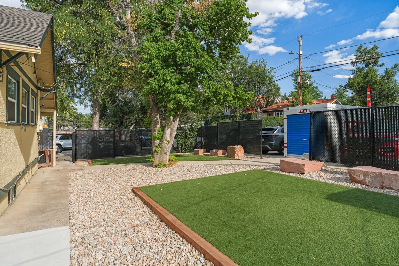 980 University Ave. - Photo 4 of 4