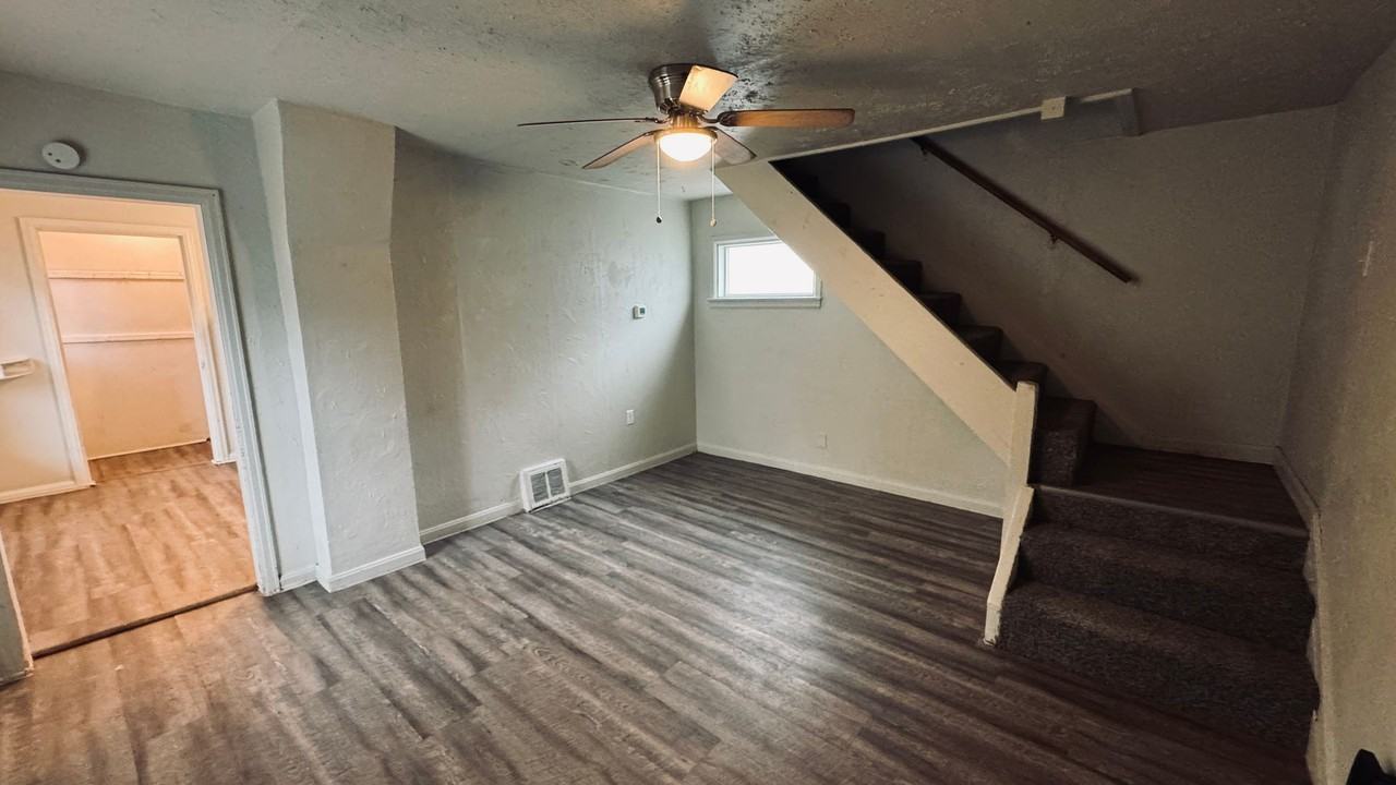 359 W 13th St - Photo 2 of 11
