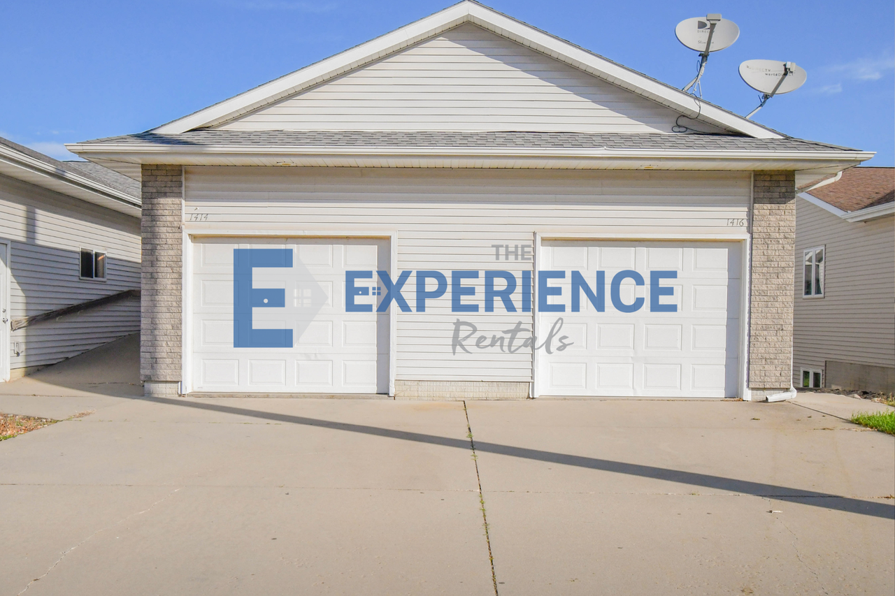 1416 E Redwood Blvd