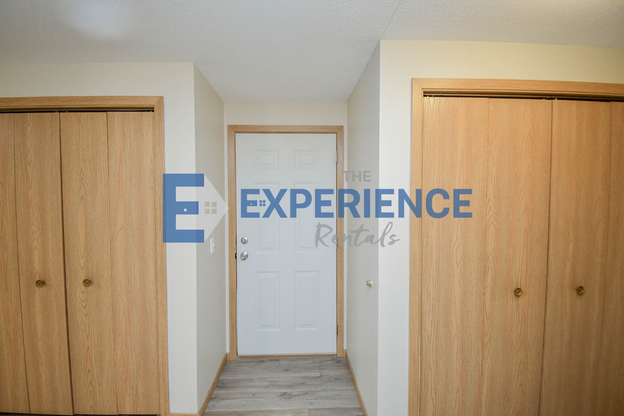 1416 E Redwood Blvd - Photo 4 of 35