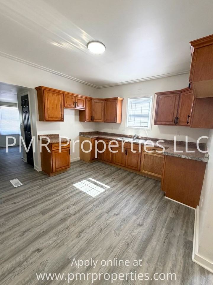 6423 Carnegie St - Photo 3 of 12