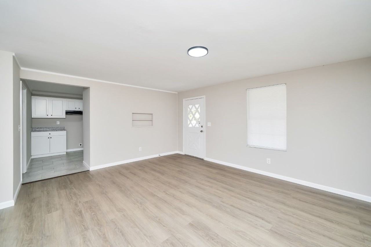 572 7th Ave Sw - Photo 7 of 22