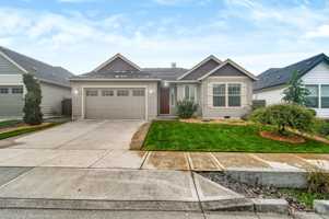 featured image of 9607 Ne 104th Way