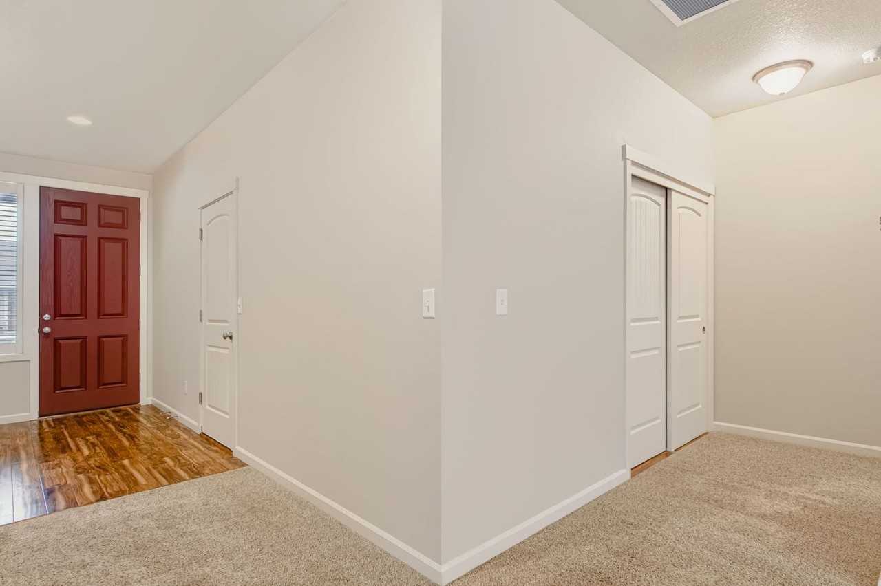 9607 Ne 104th Way - Photo 7 of 33