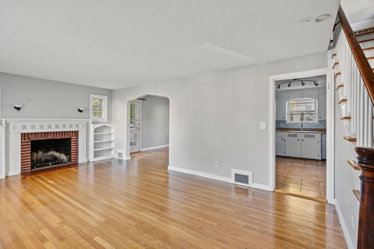 22 Anderson Ave - Photo 2 of 29