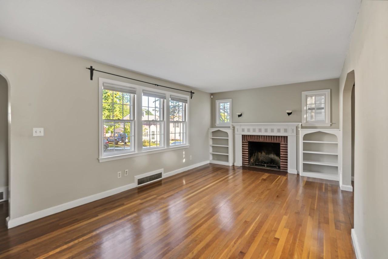 22 Anderson Ave - Photo 4 of 29