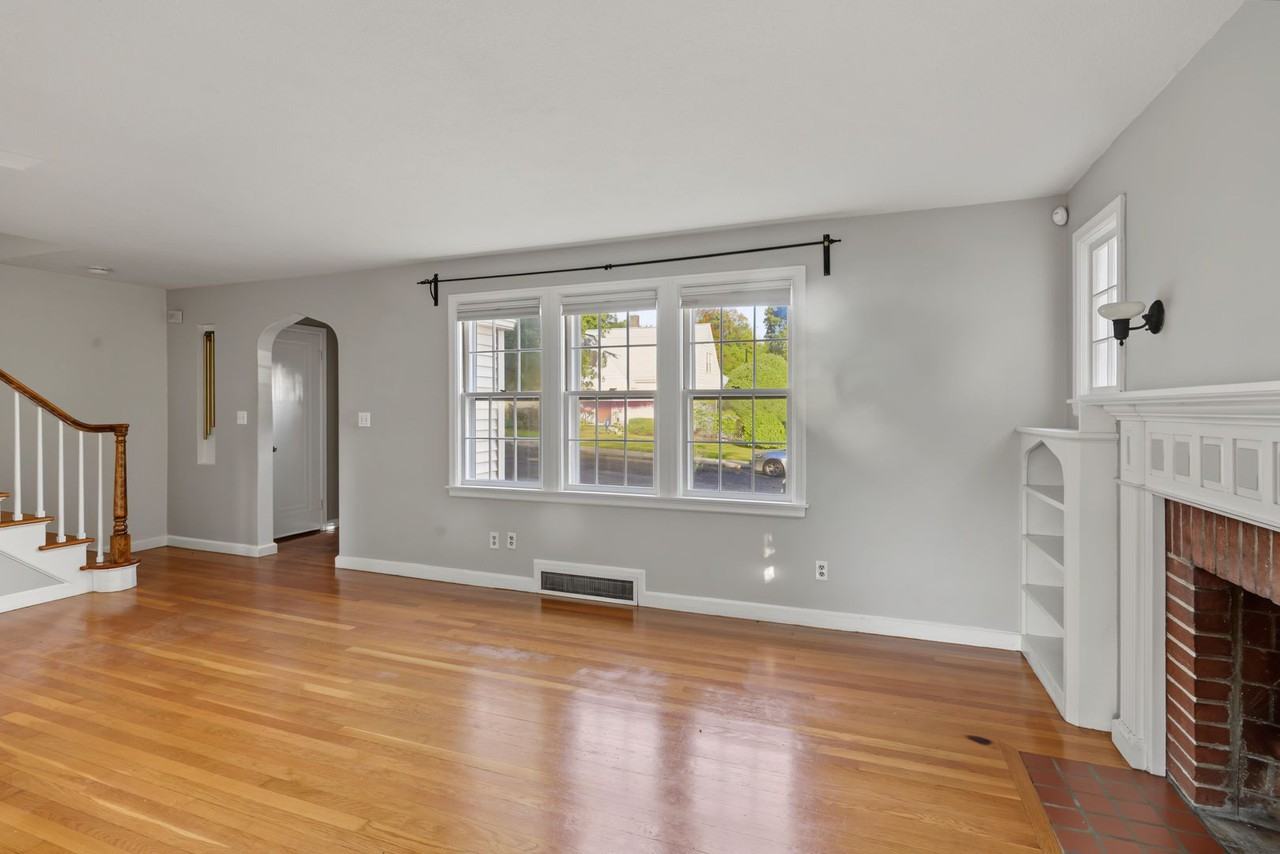22 Anderson Ave - Photo 5 of 29