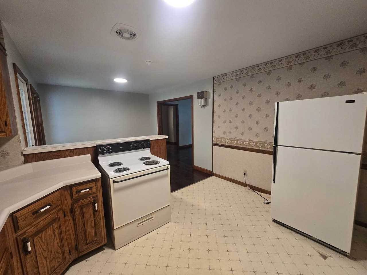 820 N 12th St - Photo 2 of 25