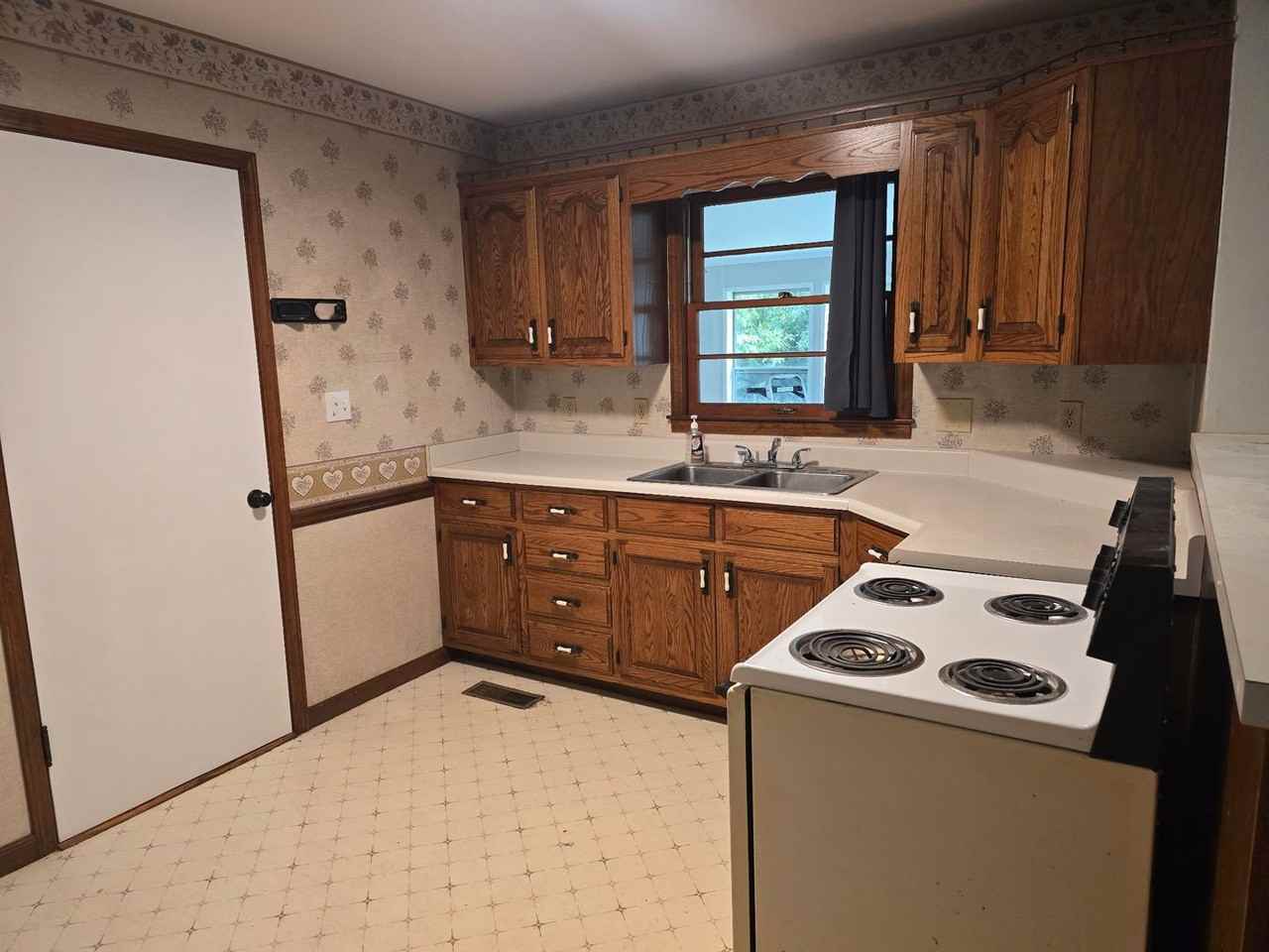 820 N 12th St - Photo 7 of 25