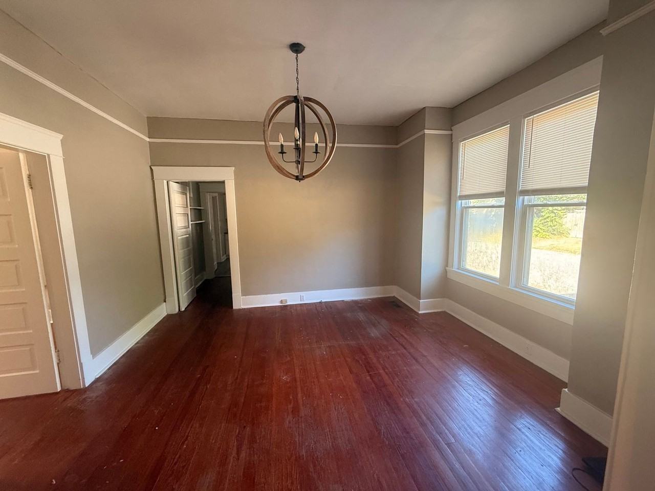 1077 N Highland Ave - Photo 4 of 17