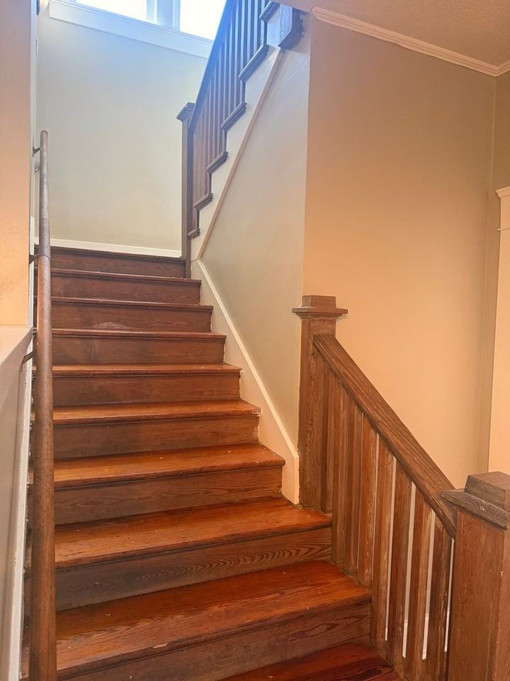 1077 N Highland Ave - Photo 6 of 17