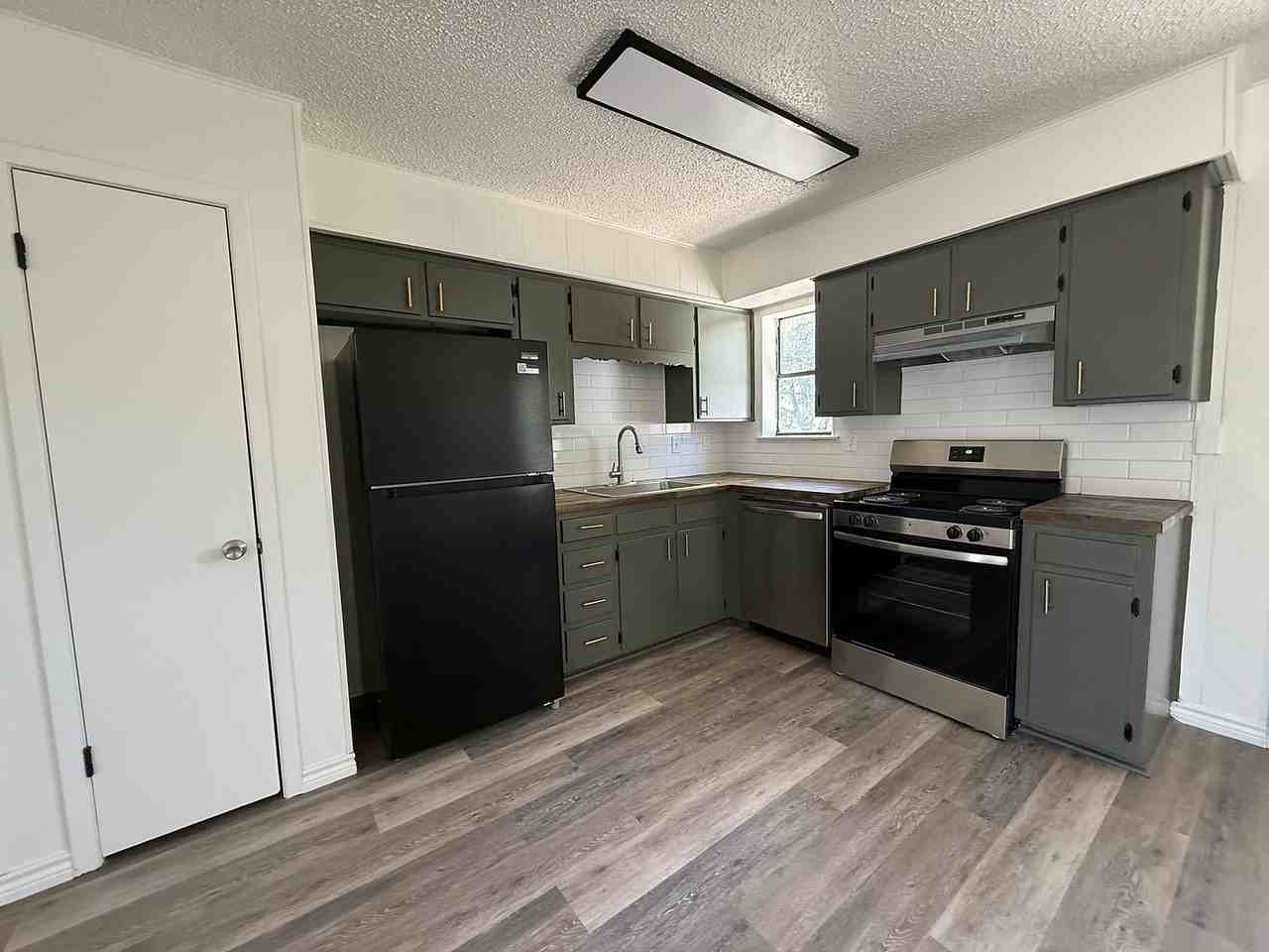 1109 Traci Dr - Photo 5 of 17