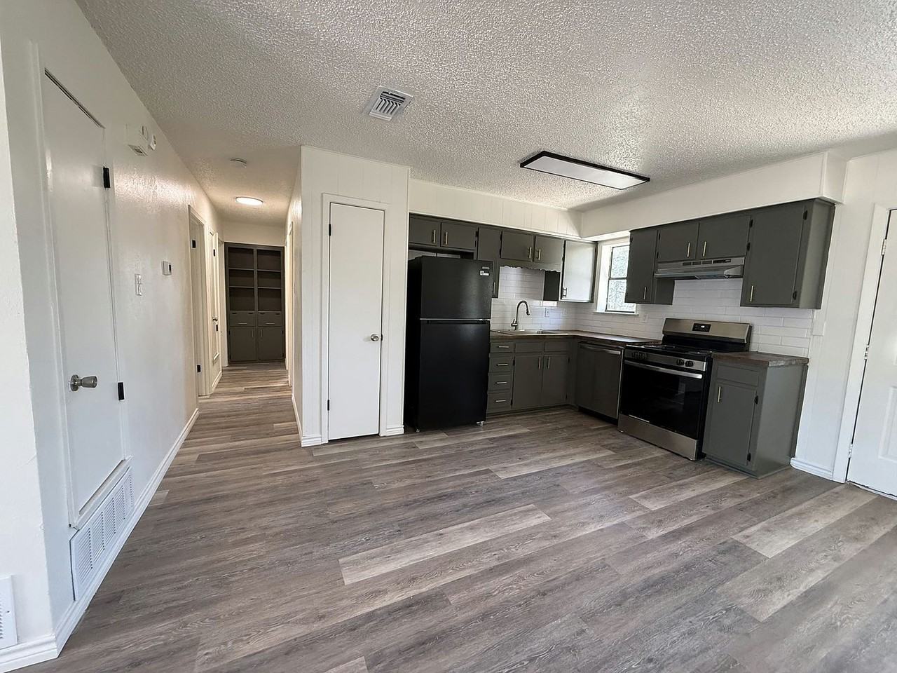 1109 Traci Dr - Photo 6 of 17