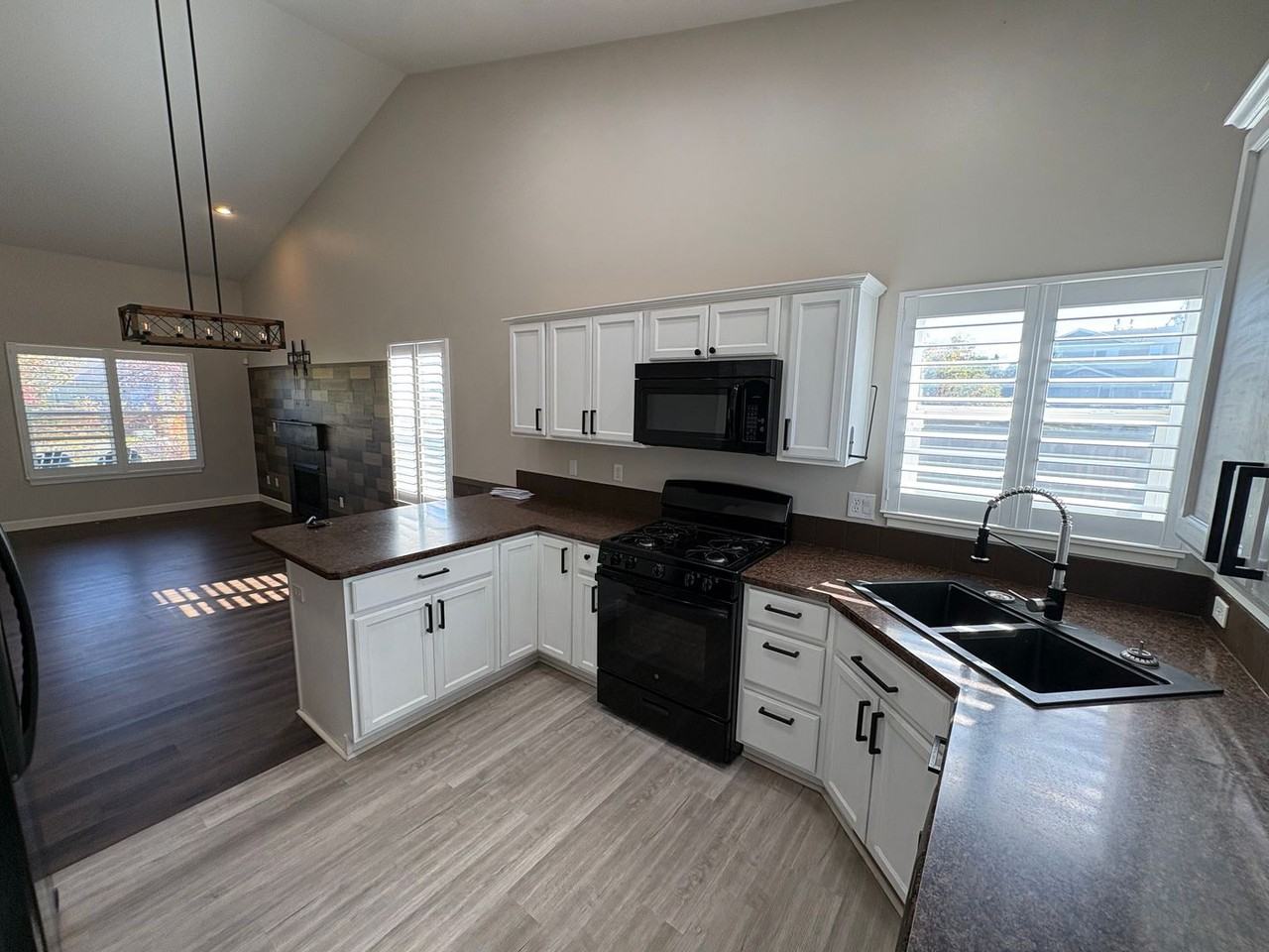63737 Hunters Cir - Photo 7 of 17