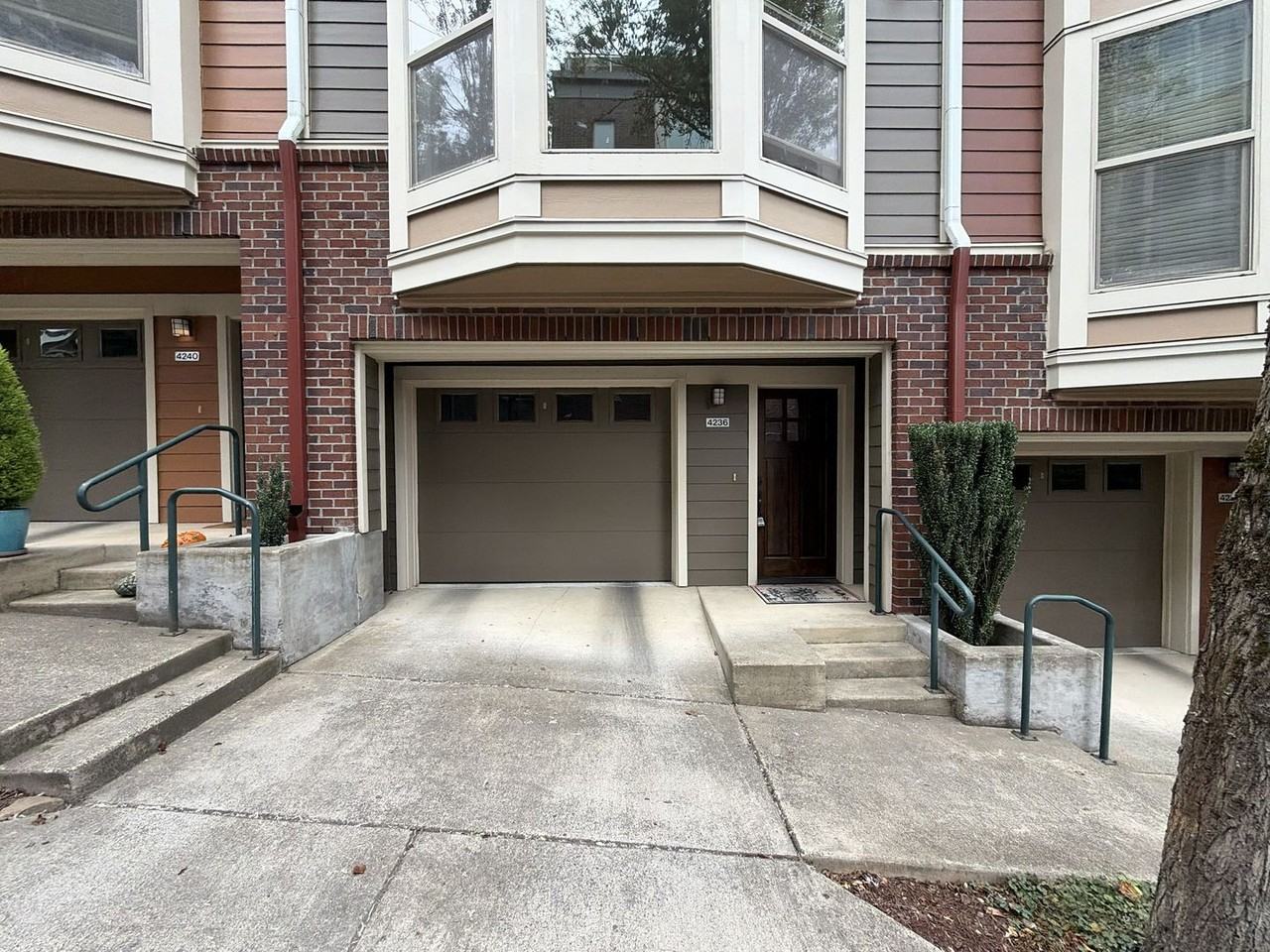 4236 S Corbett Ave #3 - Photo 2 of 41