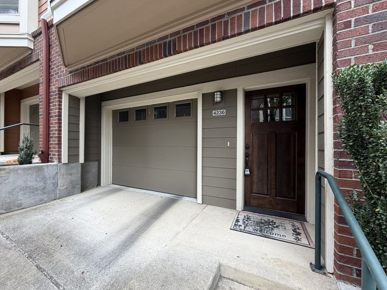 4236 S Corbett Ave #3 - Photo 3 of 41
