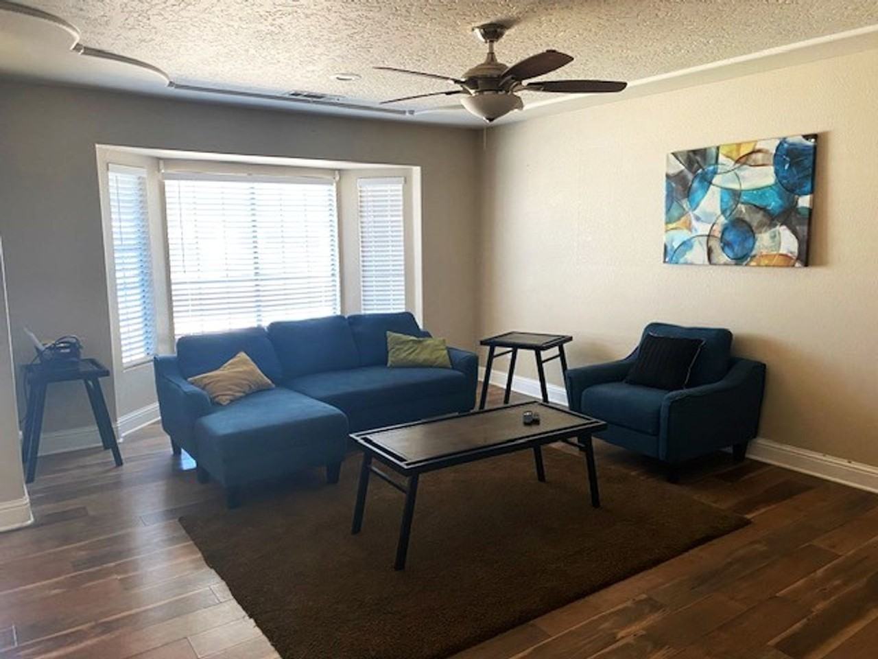 1707 Sterling Dr - Photo 2 of 8